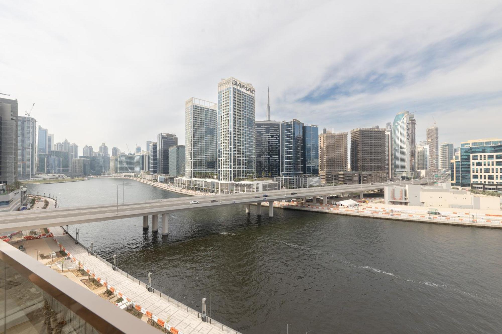 Canal View, Partial Burj Khalifa View, Brand New Apartment *