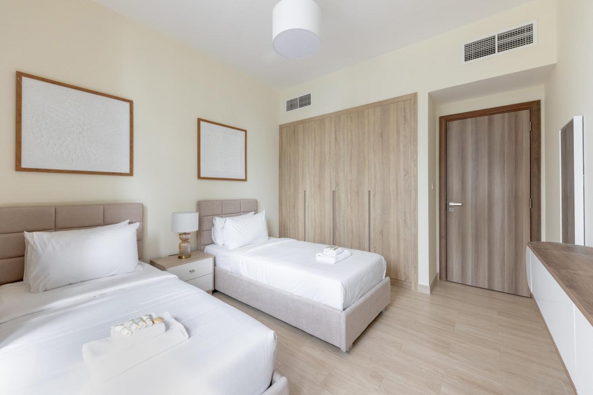 Canal View, Partial Burj Khalifa View, Brand New * Dubai