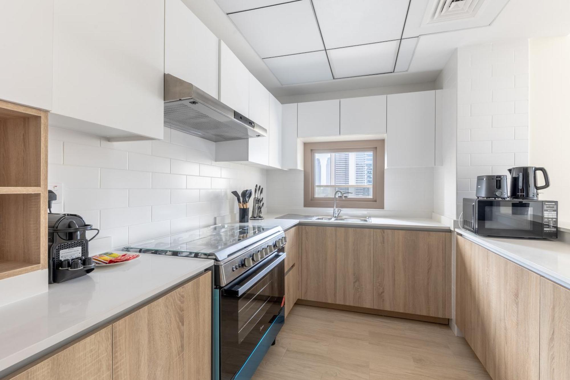 Apartment Canal View, Partial Burj Khalifa View, Brand New