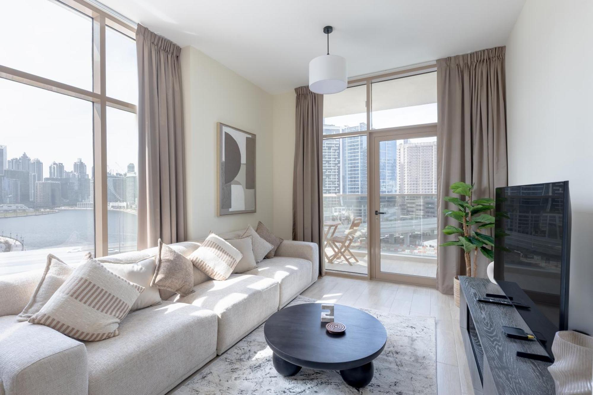 Canal View, Partial Burj Khalifa View, Brand New Apartment *