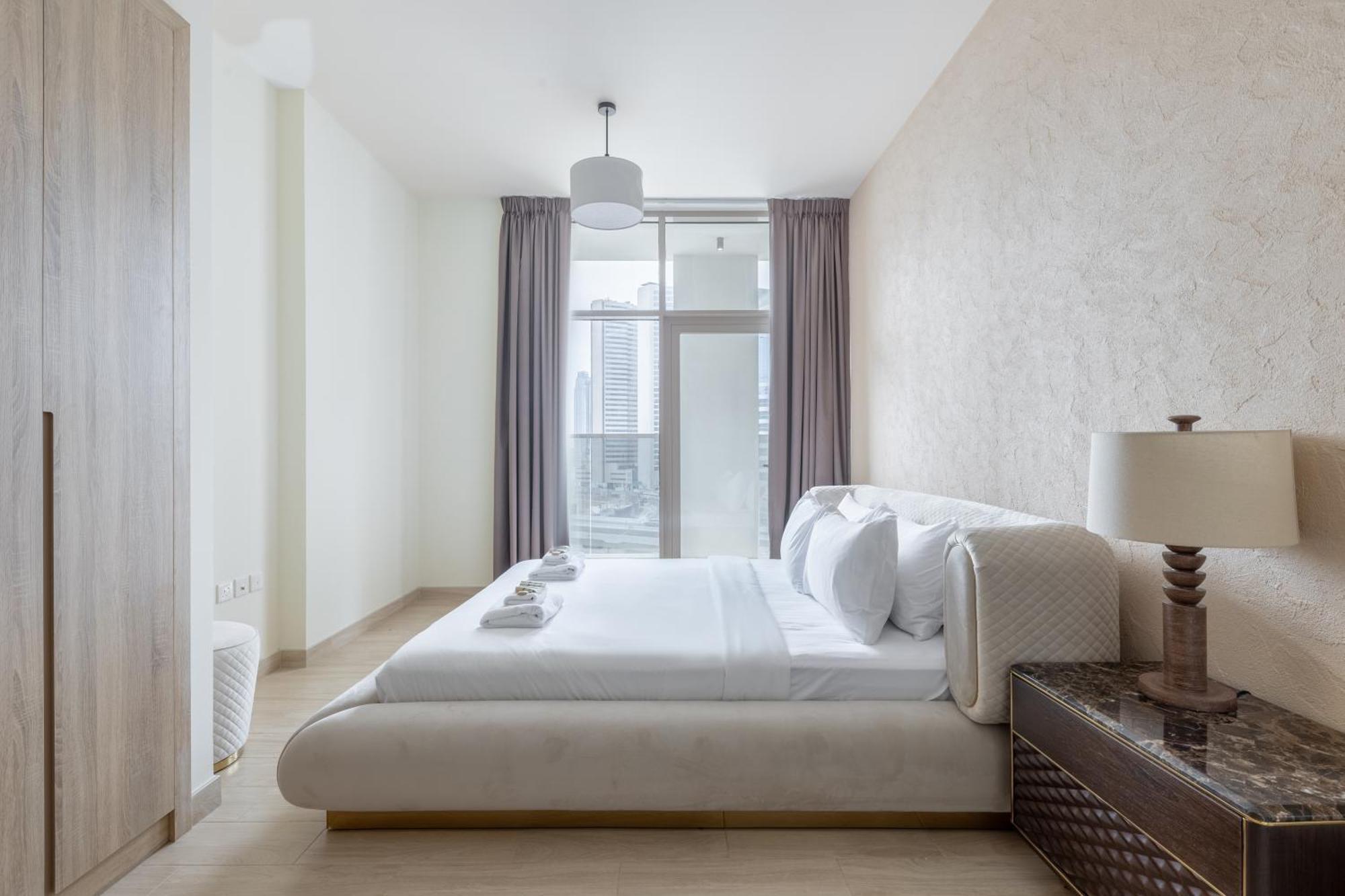 Canal View, Partial Burj Khalifa View, Brand New Apartment