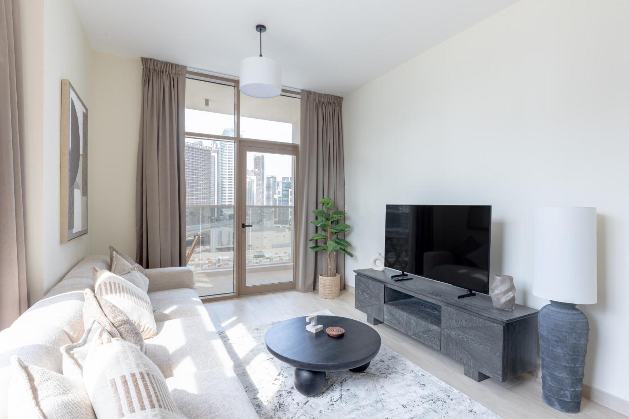 Canal View, Partial Burj Khalifa View, Brand New Apartment *